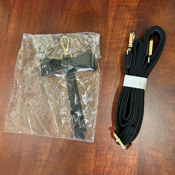 Rains more Women's Laptop Bag NWT - Picture 3 of 11